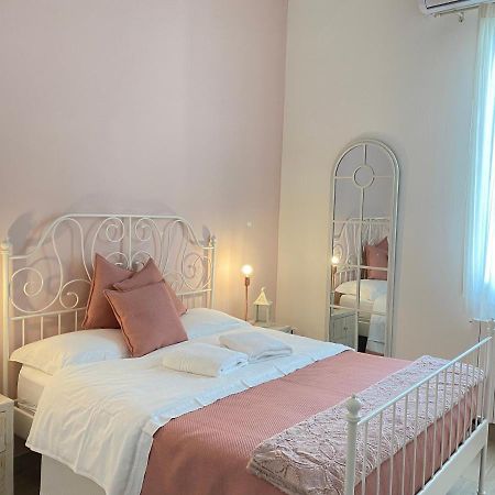 Bed and Breakfast Ai Raggi Di Sole Lecce Exterior foto